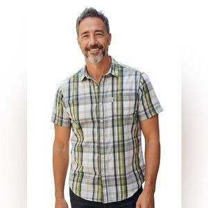 Columbia short sleeve button up shirt. Size large